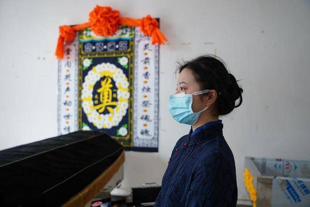 “死不起”成為現(xiàn)實(shí)！高價(jià)墓地市場(chǎng)冷清<strong></p>
<p>墓地</strong>，逝者也被“消費(fèi)降級(jí)”？:墓地